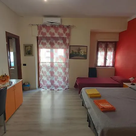 فندق مبيت وإفطار Il Petalo Di Cristallo كروتوني