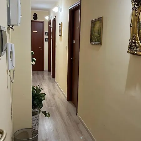 Il Petalo Di Cristallo Panzió Crotone